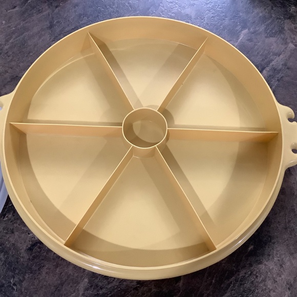 Vintage Tupperware Snack Server with Lid - Picture 2 of 9